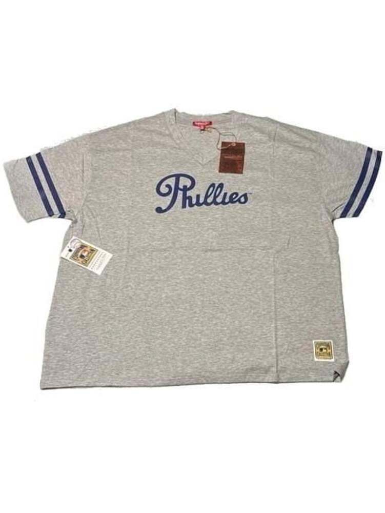 Mitchell & Ness MLB Philadelphia Phillies women’s v-neck t-shirt size XL